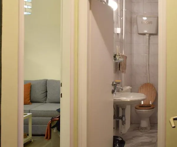 Lana's In The Part Of The شقة بلغراد